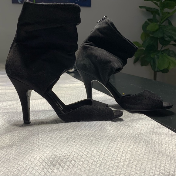 open toe high heel shoe - Picture 3 of 4